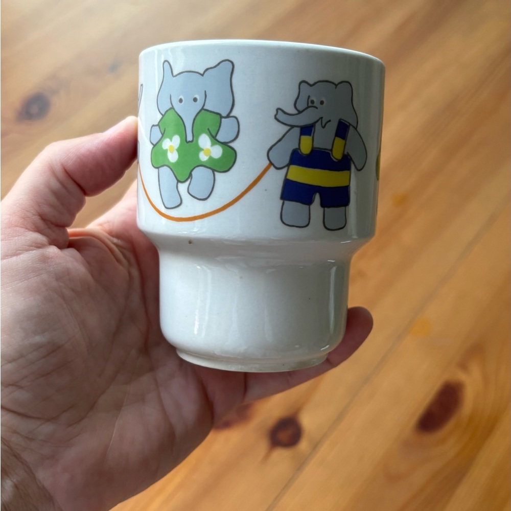 Arabia Wartsila Finland Children's Mug Elephants 1971-1974
